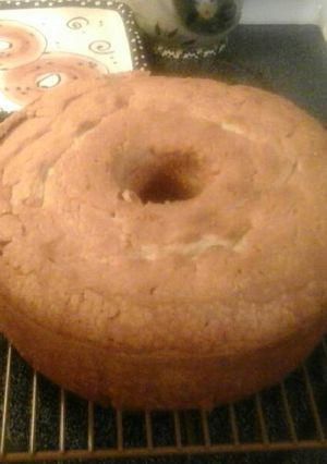 A picture of old school butter pound cake.