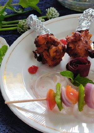 A picture of Tandoori Chicken Lollipop.