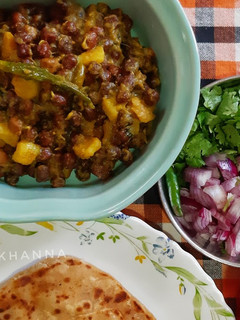 A picture of Chana and Aloo ki Sabzi/ Tarkari.