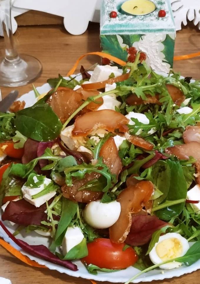 Салат з в'яленою курячою грудкою