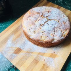 A picture of Apple Cake.
