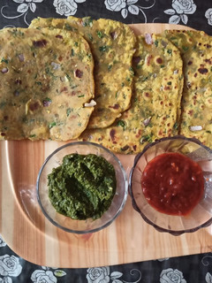 A picture of Paneer Onions paratha.