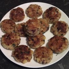A picture of Potato tikki.