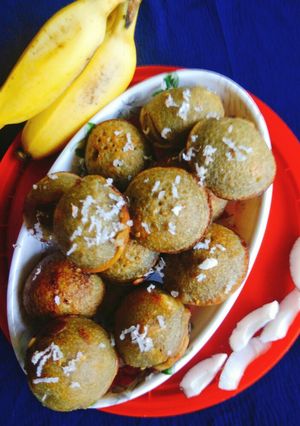 A picture of Unniyappam.