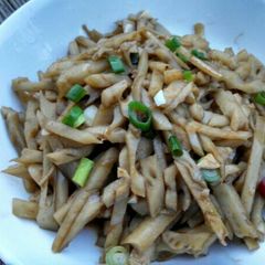 A picture of Spicy n sour Lotus root 酸辣藕丝.