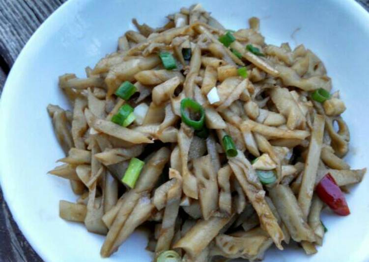 Recipe: Tasty Spicy n sour Lotus root 酸辣藕丝