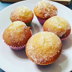 A picture of Donut style muffins!!!! (No frying required!!).