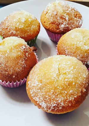 A picture of Donut style muffins!!!! (No frying required!!).