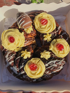 Una foto de Rosca de Pascua rellena de chocolate