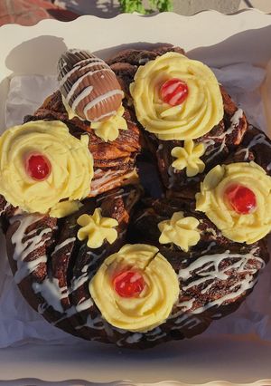 Una foto de Rosca de Pascua rellena de chocolate