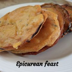 Beguni/ Eggplant fritter A picture of Beguni/ Eggplant fritter.