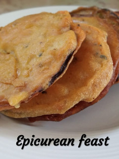 A picture of Beguni/ Eggplant fritter.