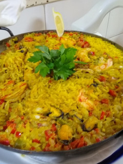Una foto de Paella al estilo fácil