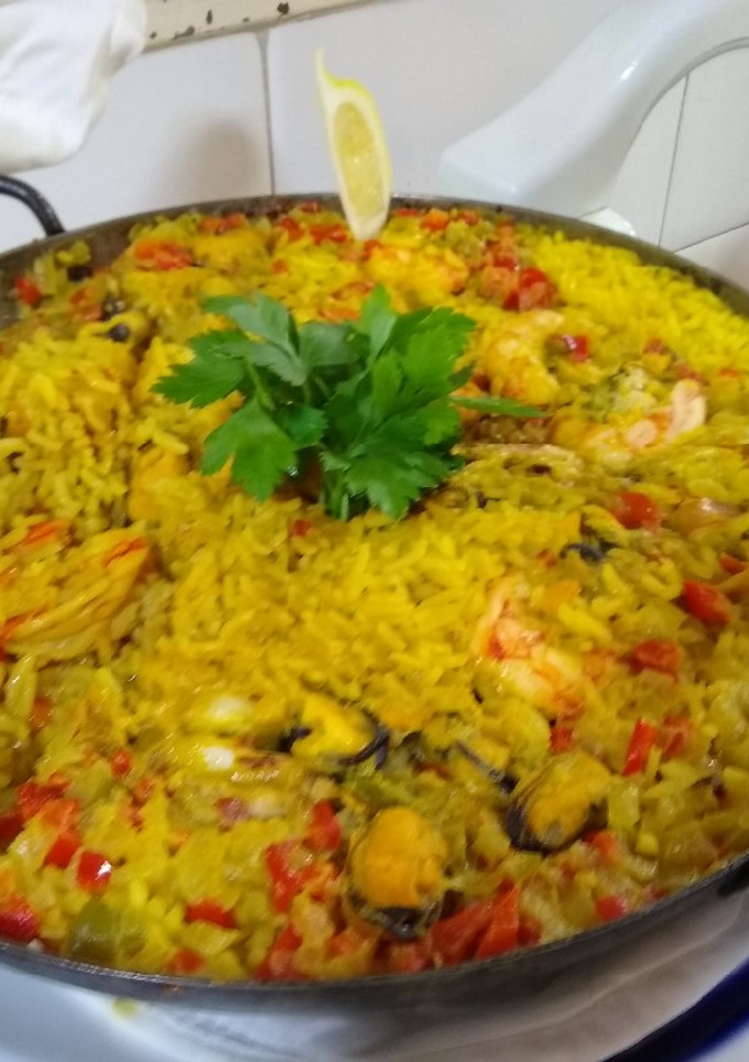 Una foto de Paella al estilo fácil