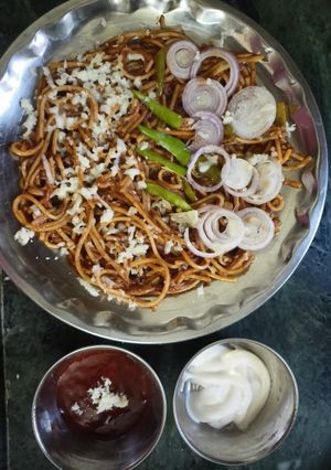 नूडल्स (noddles recipe in Hindi) रेसिपी मुख्य फोटो