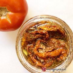 A picture of Sun dried tomatoes.