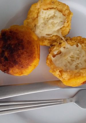 Una foto de Bolitas de plátano y queso