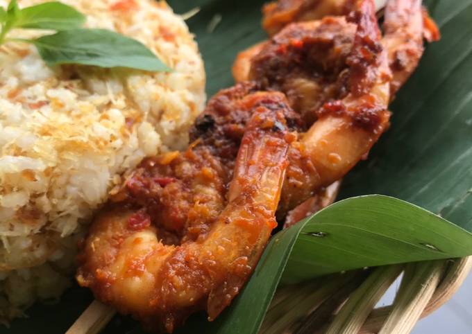 Sate udang bakar pedas