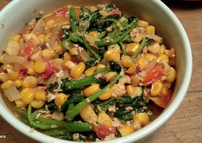 Cara Gampang Menyiapkan Tumis bayam jagung pedas Anti Gagal