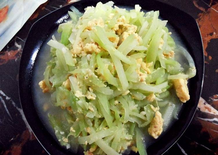 Cara Gampang Menyiapkan Labu cah telor, Bisa Manjain Lidah