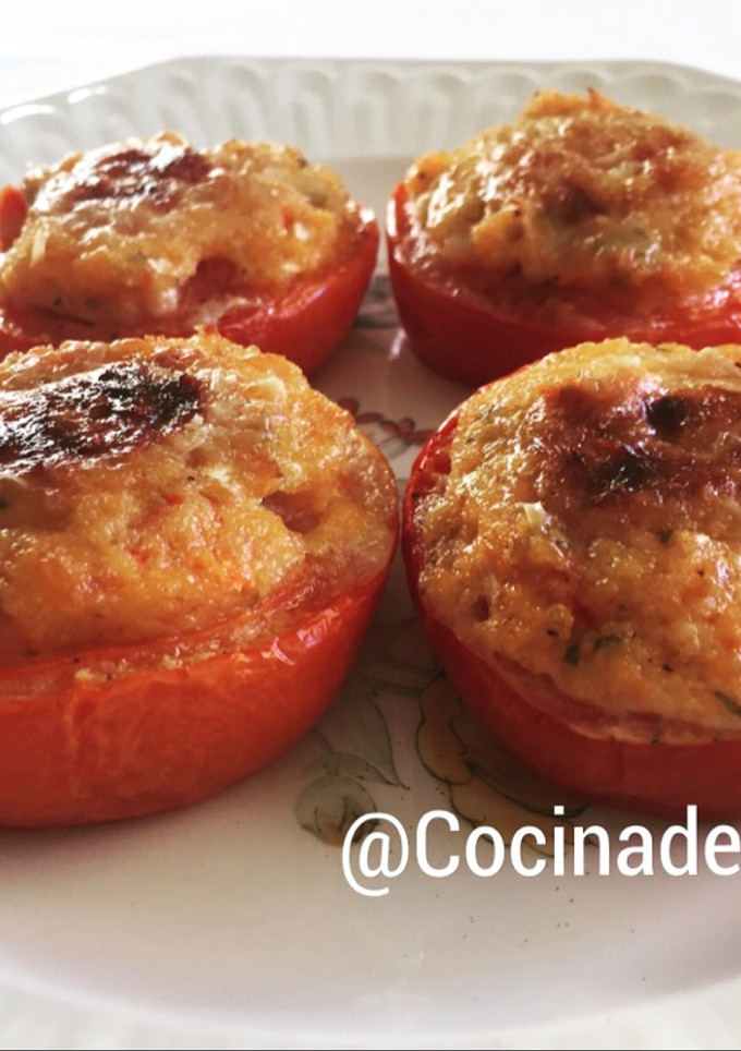 Una foto de Tomates rellenos