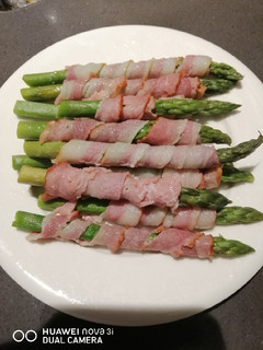 A picture of Steam Bacon and Asparagus.