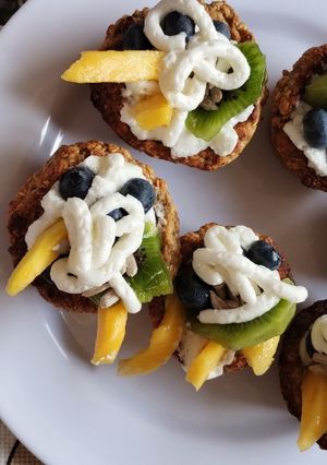Una foto de Tartaletas  de  Frutas con crema