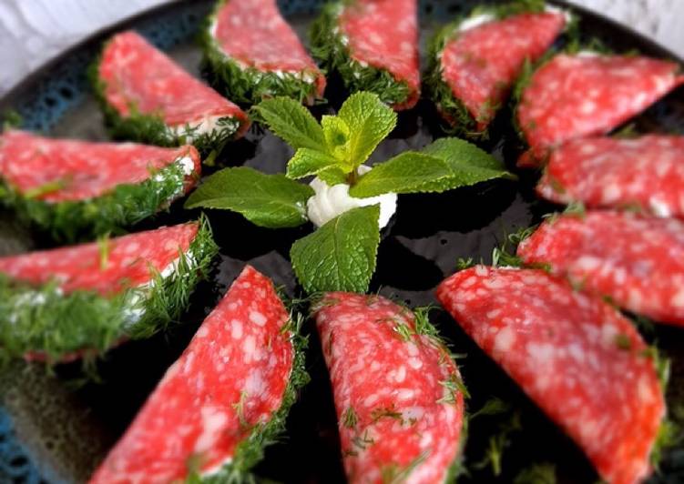 Бутерброды с колбасой