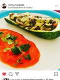 Zapallo italiano relleno vegano con puré de zapallo y pimentón