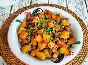 Foto resep Tumis Kentang Daging Sapi Cincang