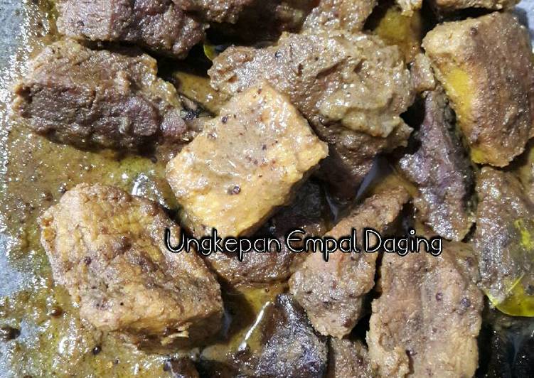 Ungkepan Empal Daging