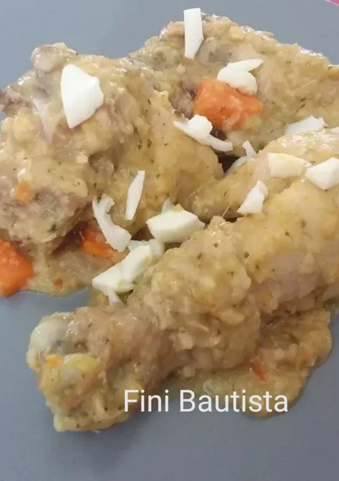 Una foto de Pollo en pepitoria