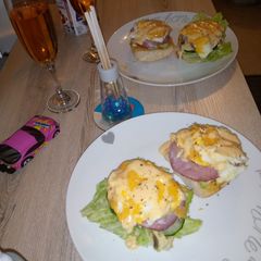 A picture of Eggs Brinnerdict.