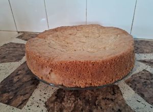 Una foto de Torta escondida de peras🍐🍐