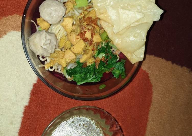 Resep Mie Ayam Homemade (lengkap dengan pangsit dan bakso) yang Enak Banget