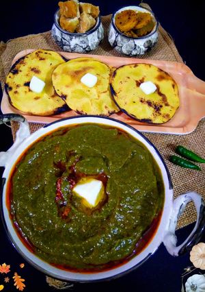 सरसों का साग मक्के की रोटी (sarson ka saag makke ki roti recipe in Hindi) रेसिपी मुख्य फोटो