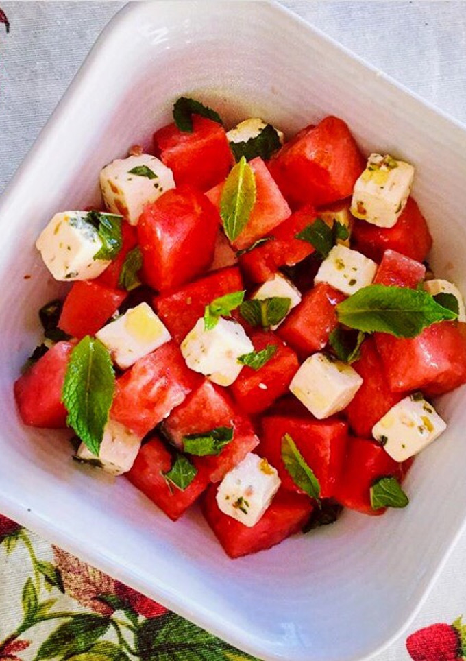 Una foto de Ensalada de sandía y queso feta