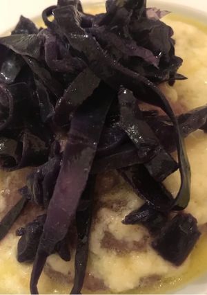 Foto di Polenta integrale viola 💜 con fonduta di taleggio