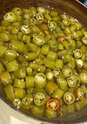 عکسی از دستور ترشی فلفل سبز🌶