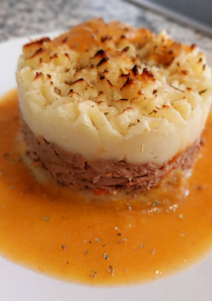 Una foto de Pastel de carne de carrilleras