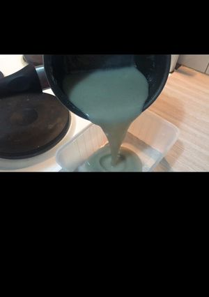 A picture of Sweetened coconut sauce.