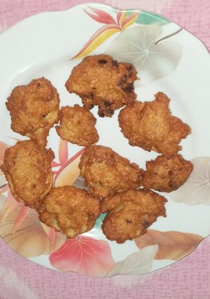 A picture of Different Varieties Of Pulses Fritters I.e Onions And Potato Fritters.