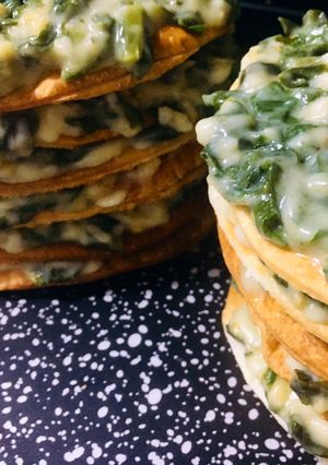 Una foto de 🥞ROGELITOS🥞RELLENOS CON 🥬ACELGA🥬 Y SALSA BLANCA CREMOSA SABOR 🧀QUESO🧀