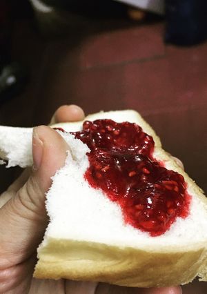 Hình của món Mứt mâm xôi.