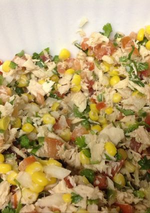 Una foto de Ensalada de atún con elote