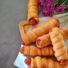 A picture of Fried Hotdog Bread.