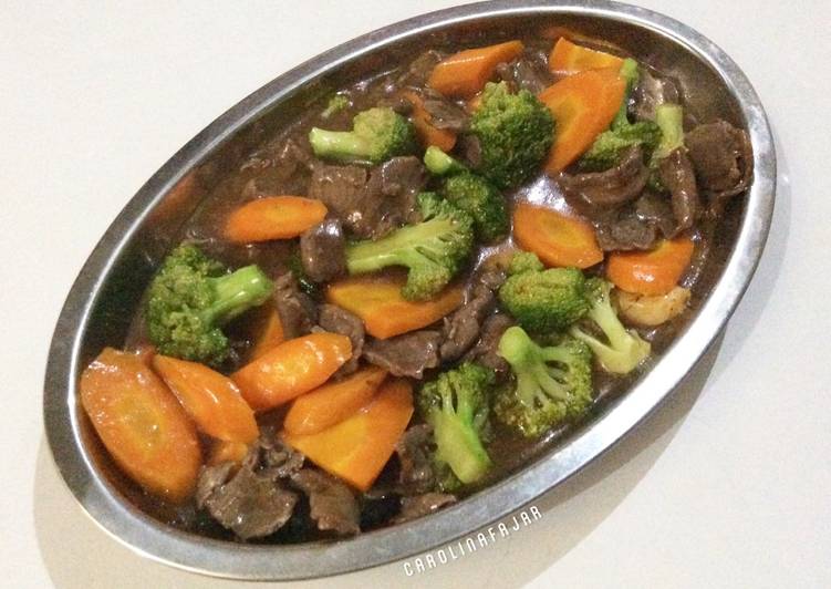 Resep Brokoli Cah Daging Sapi Saos Tiram oleh Carolina Fajar Cookpad