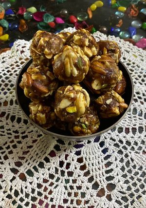 A picture of Dry Fruit Ladoo.