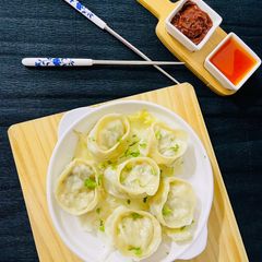 A picture of Chicken Momos.