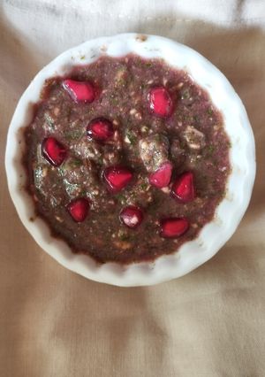 A picture of Pomogranate chutney.